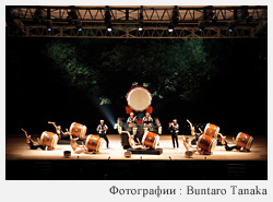 The international arts festival "Earth Celebration" is held every August.
