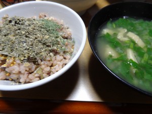 発酵玄米ご飯　　春菊の味噌汁