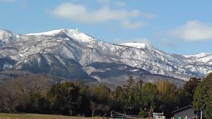 金北山の雪と青空