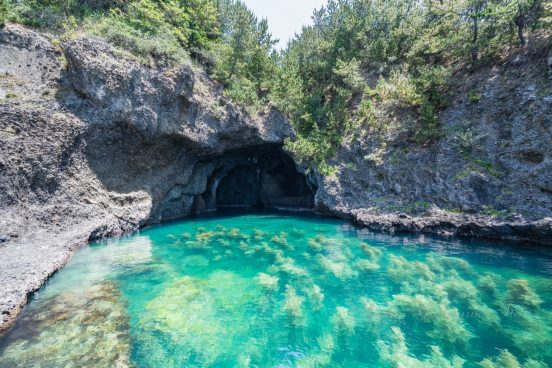 佐渡の青の洞窟